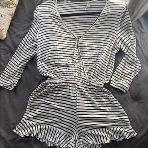 Stripped romper with pockets